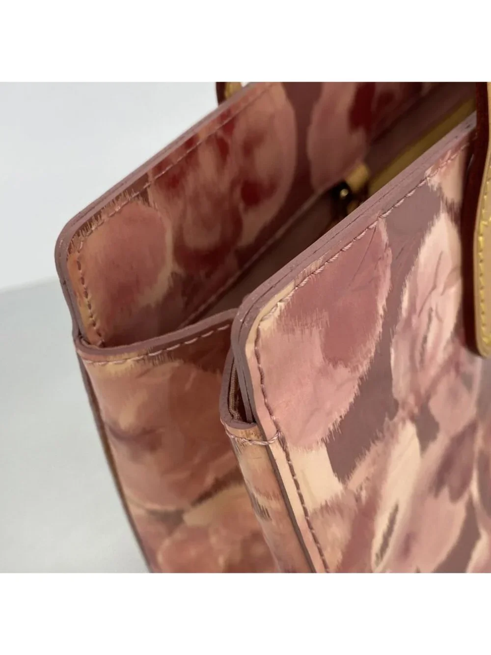 Louis Vuitton Vernis Ikat Flower Katarina BB Rose Vereur Handbag